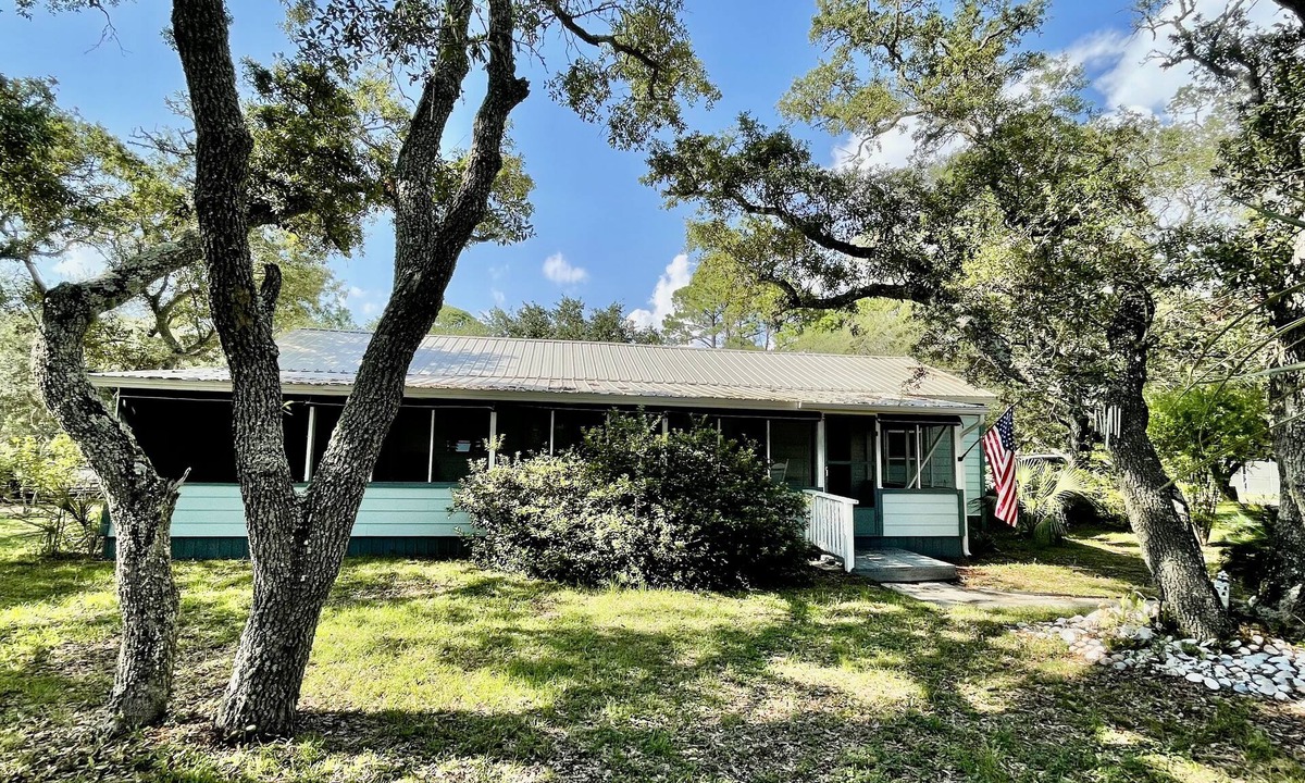 Alligator Point Cottage | Cozy Alligator Point Beach Cottage in the Trees