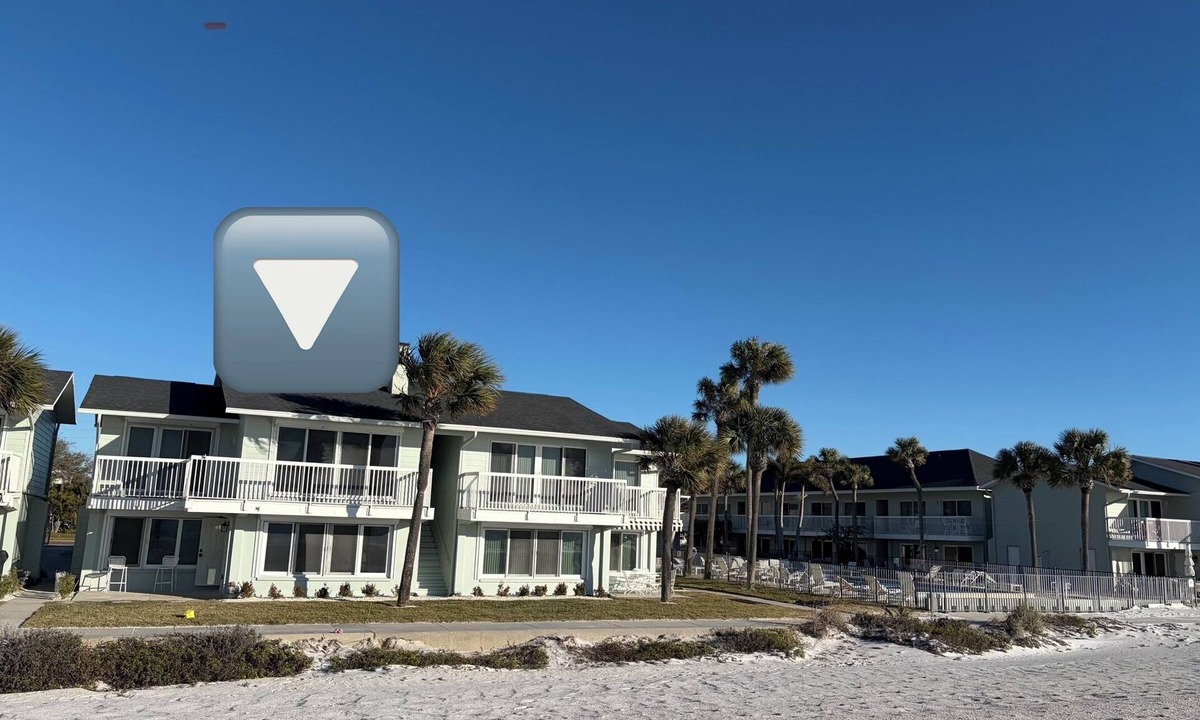 Belleair Beach House | Cozy Beach Front townhome in marvelous Belleair Beach, Sleeps up to 6 Guests