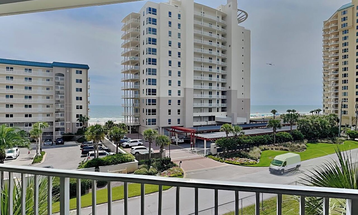 Ono Island Condo | Cozy Coastal Condo with Delightful Upgrades – Quick Walk to the Sand