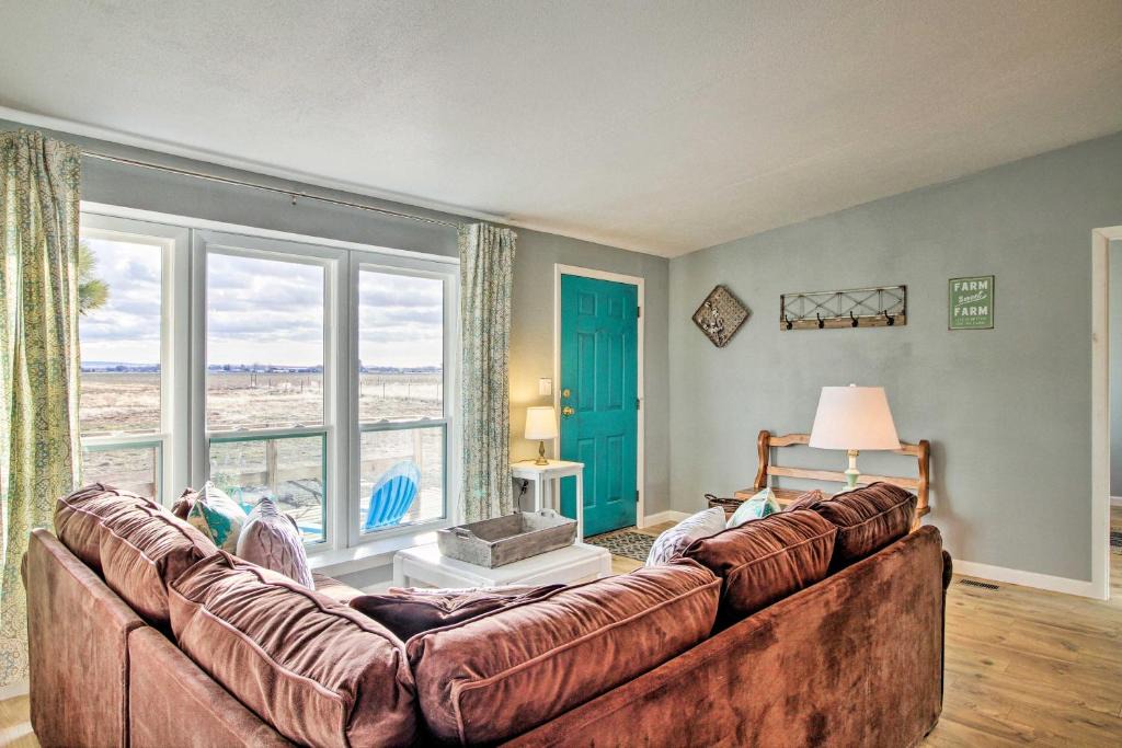 Moriarty House | Cozy Cottage on Farm, By Albuquerque and Santa Fe