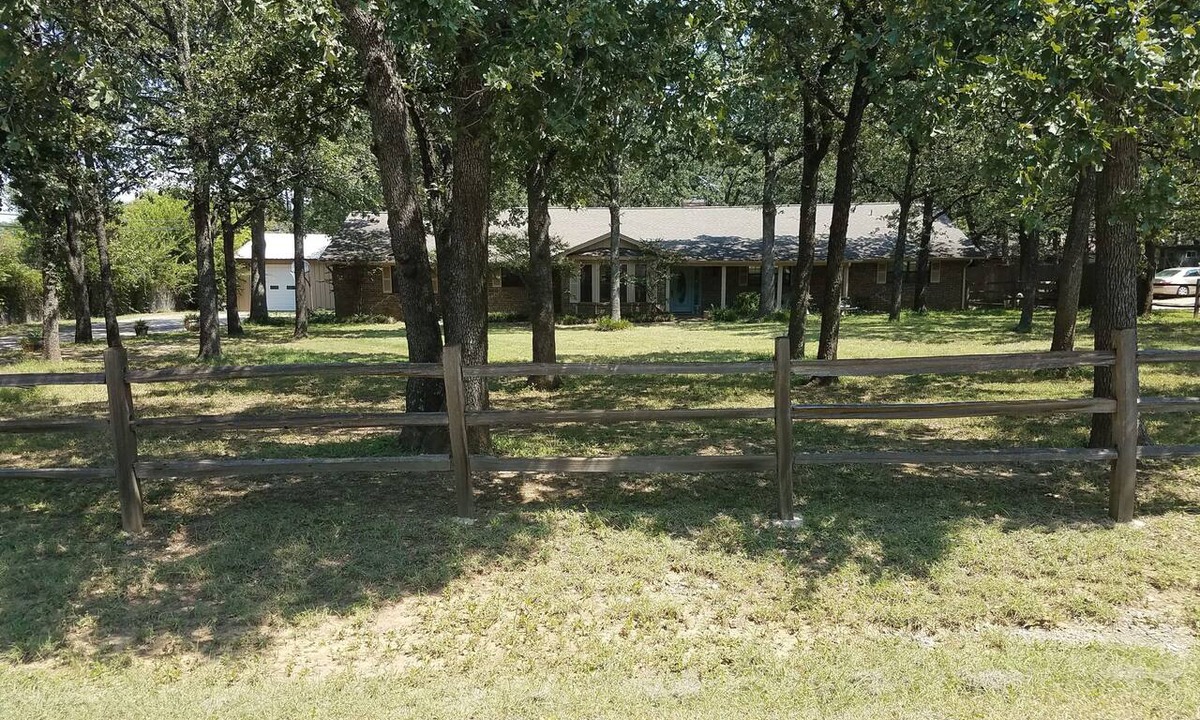 Keller Cottage | Cozy country cottage in Keller
