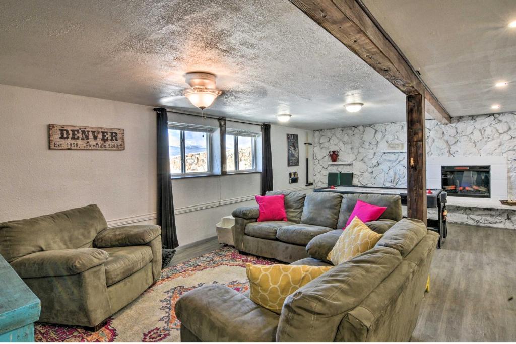 Leadville Apartment | Cozy Escape with Shared Outdoor Hot Tub and Mtn Views!