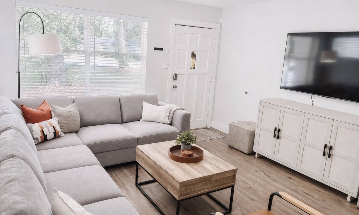 Gainesville House | Cozy Gainesville Getaway 1.7 miles from Stadium!