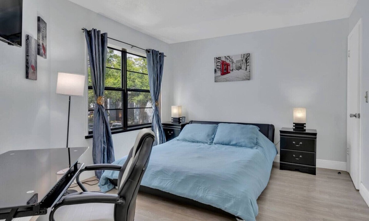 Ventura House | Cozy Golf Condo | 3 Pools, Gym, 15min to Airport