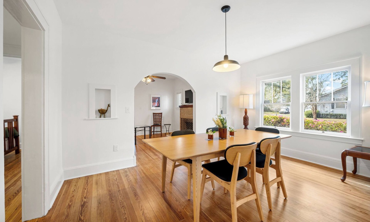 Fairfax House | Cozy Home in Avondale - Walkable to Food & Shops!