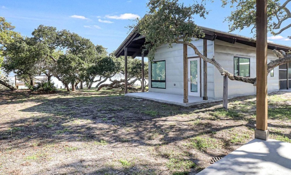 Rockport Cottage | Cozy Modern Cottage with Oak Tree Views near the Pier in Rockport, Texas