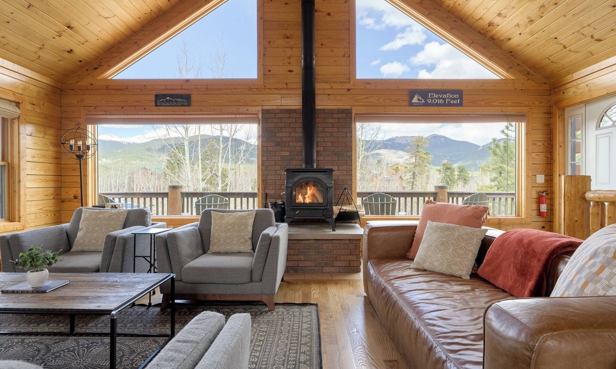 Bailey Cabin | Cozy Mountain Cabin with Hot Tub and Views 1hr from Denver. Pet Friendly!
