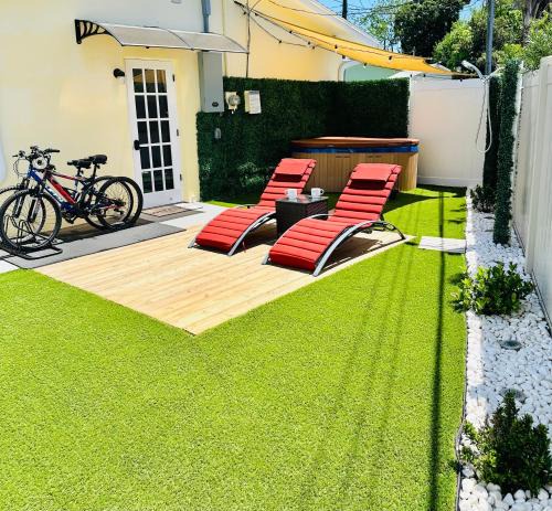 Seminole Apartment | Cozy Private Studio with Hot Tub and Workspace Near Gulf Beaches