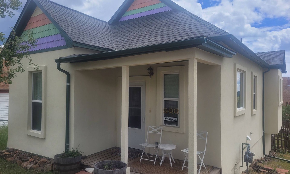 Cripple Creek House | Cozy, Walk to Town, Pet Friendly, 2 bd 2 bth, Mnt View, Deck-Grill-Wildlife