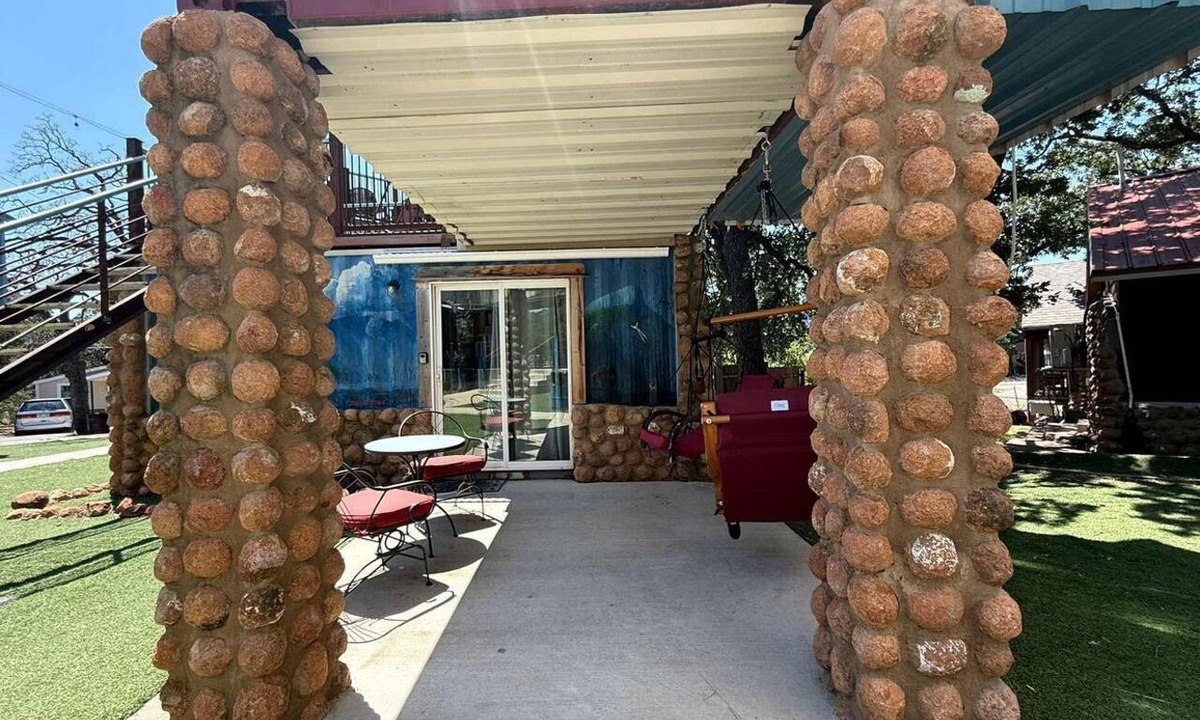 Medicine Park Cabin | Cozy Wheelchair-Friendly Tiny House with Patio near Medicine Creek in Medicine Park, Oklahoma