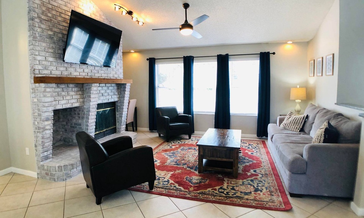 St. Augustine House | Cul-de-sac Hideaway Cozy Pet-Friendly Mid-Term Stay, Short Drive to Beach