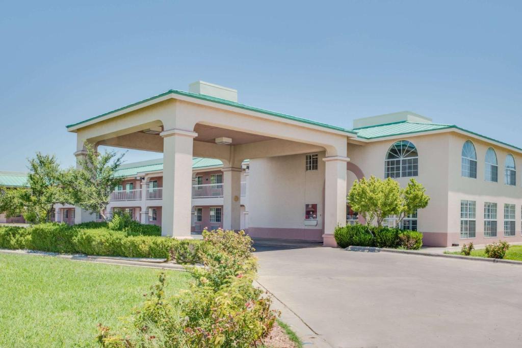 Fort Stockton Hotel | Days Inn by Wyndham Fort Stockton