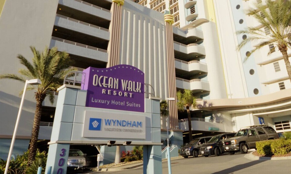 Brush - Stewarts Apartment | Daytona Ocean Walk Wyndham 1 bedroom Deluxe sleeps 4 Kitchen Balcony Ocean View