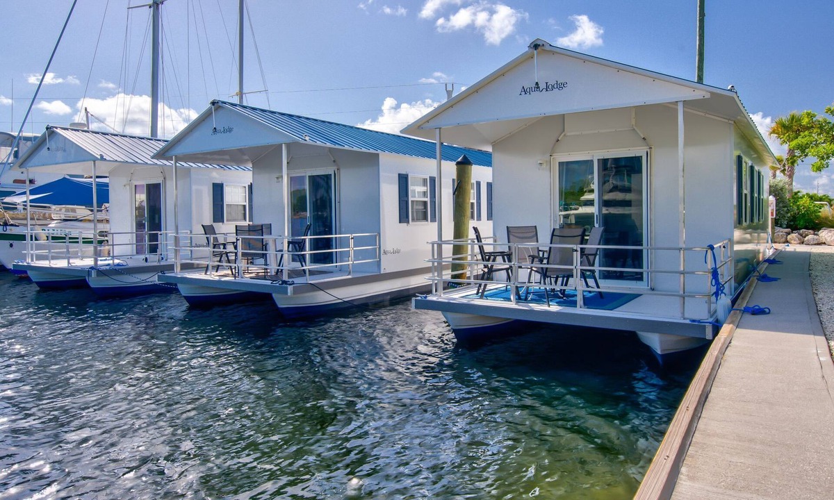 Key Colony Beach Cabin | Delightful Sailfish Aqua lodge! Cabana Club Access!