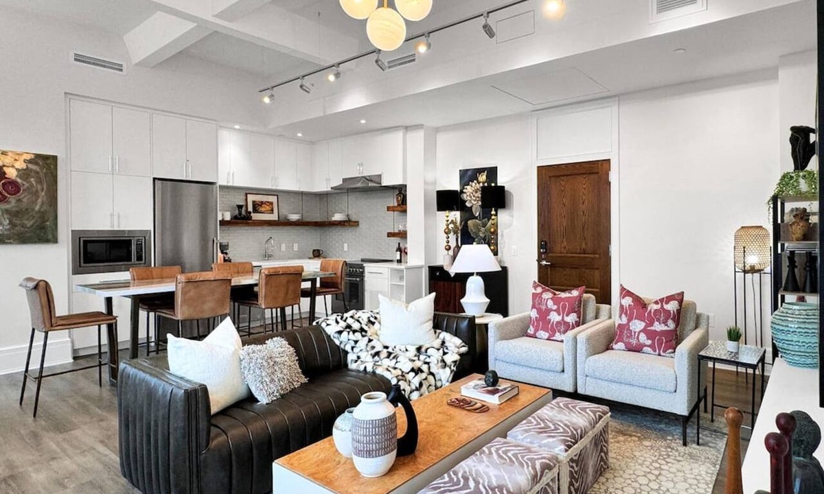 Downtown Condo | DeLuna Vista the Brent Lofts