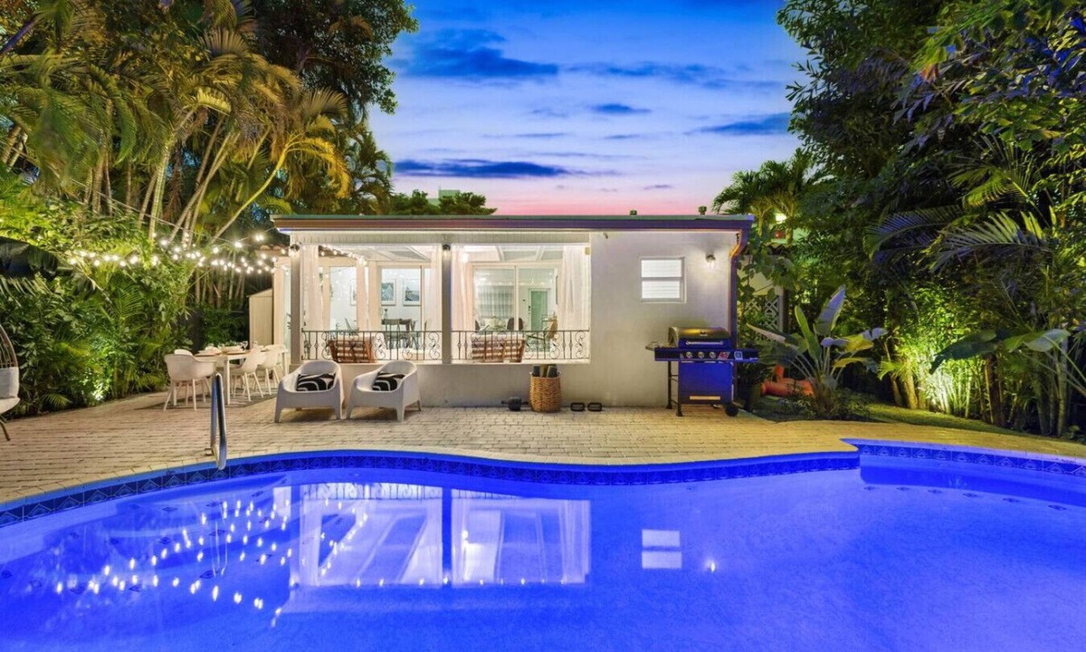 Coral Way House | Designer Pool Villa | Coconut Grove