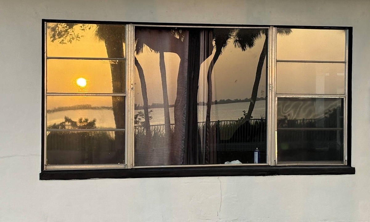 Indian River Estates Apartment | Direct Bay View Charming studio with WiFi in fabulous Fort Pierce sleeps 3