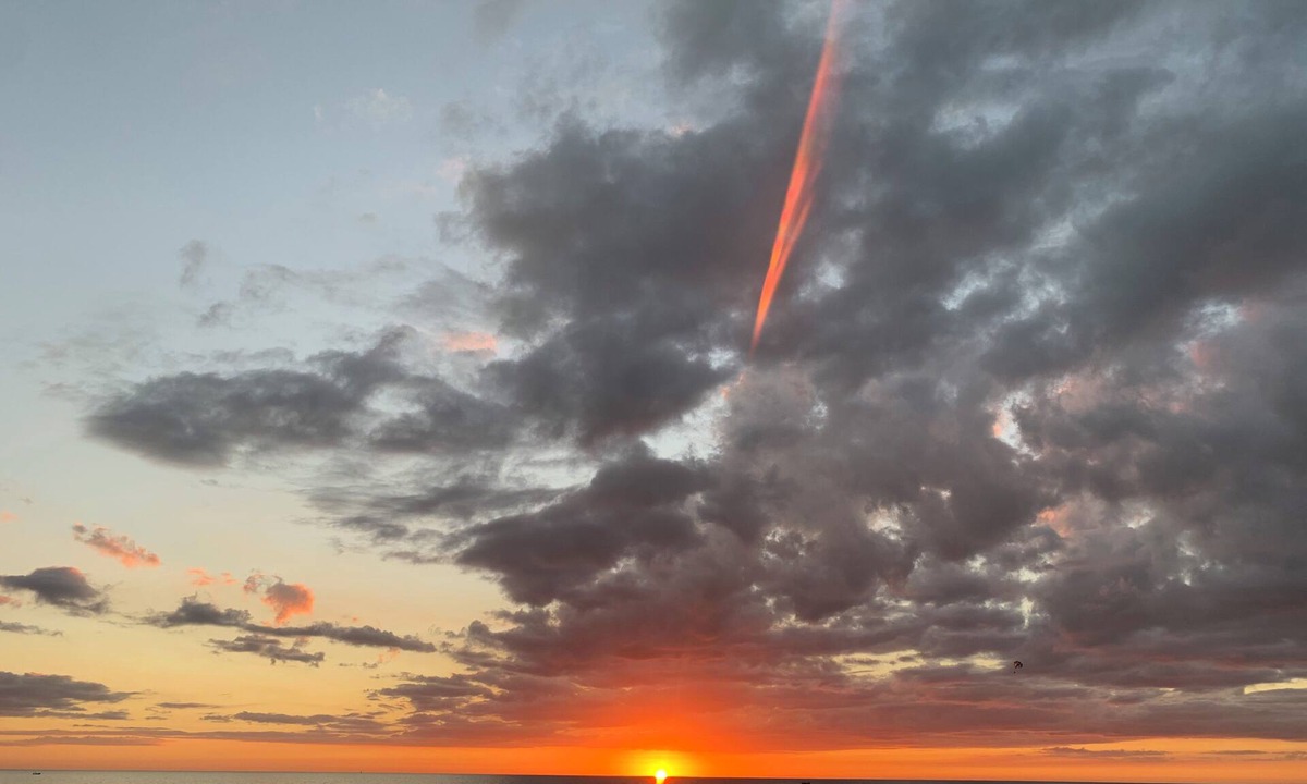 Englewood Condo | Direct Beachfront. Clear Ocean Views. 2027 Seasonal Calendar Is Now Open!