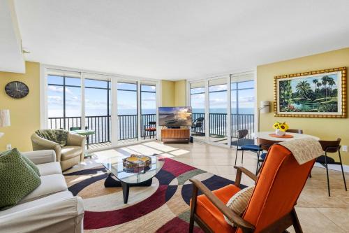 Madeira Beach Apartment | Direct Beachfront Unit - Shores of Madeira #505
