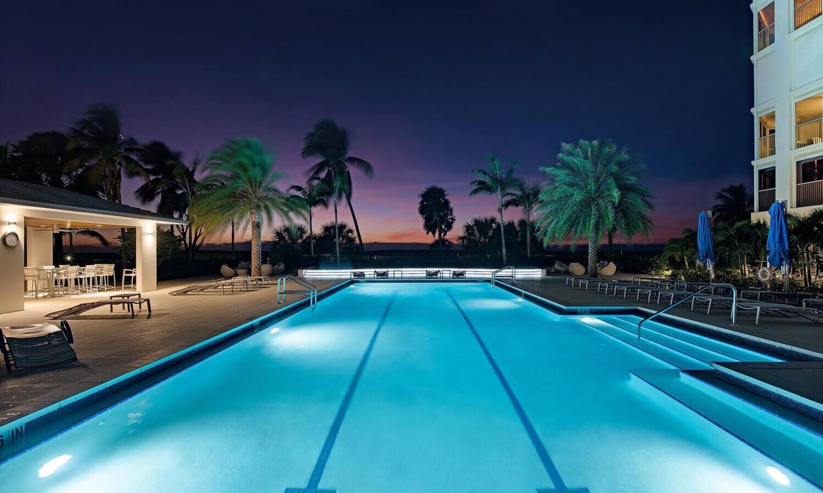 Park Shore Condo | Direct oceanfront condo with gorgeous views, pool and beach