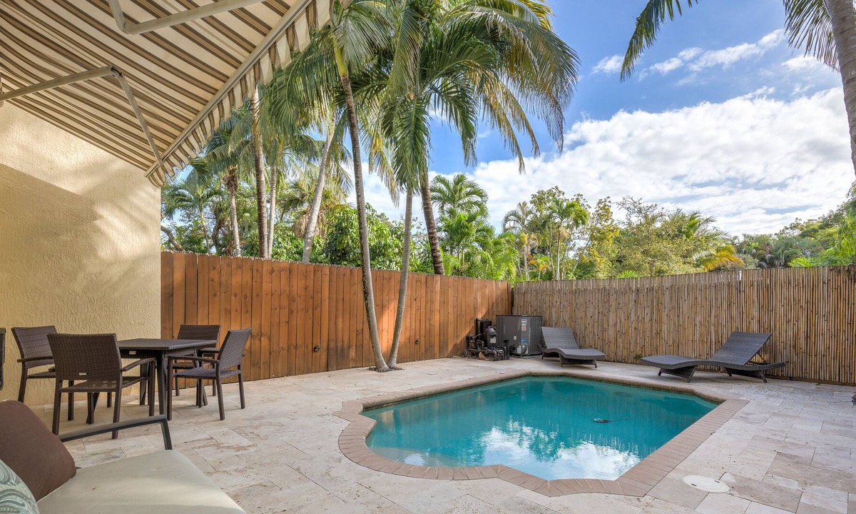 Tarpon River House | DISCOUNTED Downtown Location near EVERYTHING!