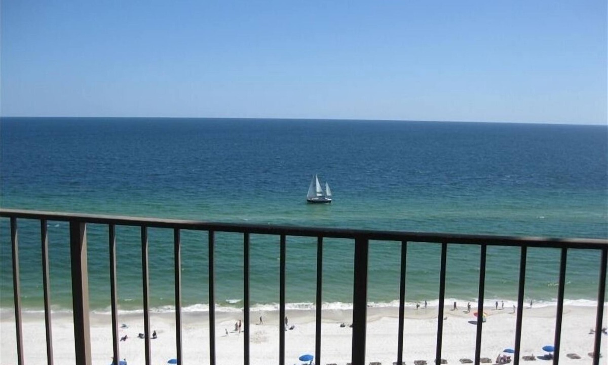 Orange Beach Condo | DISCOUNTED RATES! BREATHTAKING VIEWS FROM BEAUTIFUL CORNER UNIT! 3 BR/2 BA.