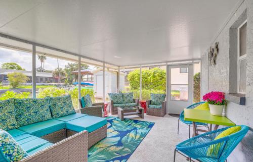 Indian Waters House | Dock, Kayaks & Bicycles: Crystal River Getaway!