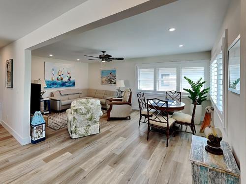 Fort Myers Beach House | Docs Cottage