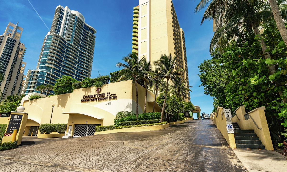 Sunny Isles Beach Hotel | DoubleTree by Hilton Ocean Point Resort - North Miami Beach