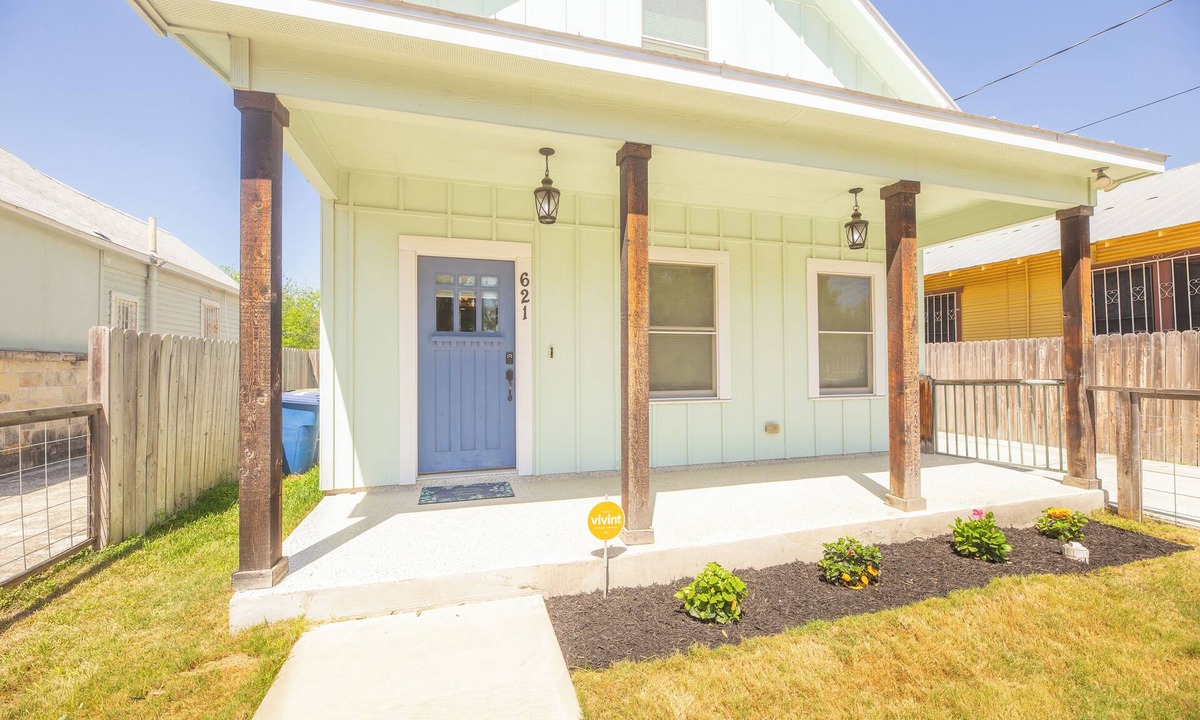Near East Side House | Downtown Delight by Prime 210, Vibrant San Antonio FIESTA Charm! New Listing