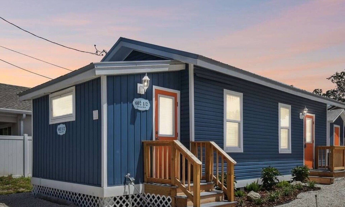 Dunedin House | Downtown Dunedin Hideaway/Easy Walk to Downtown!