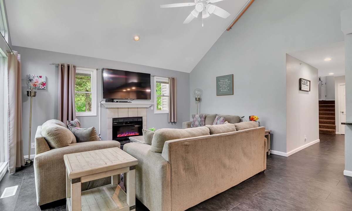 Branson House | Eagles Landing