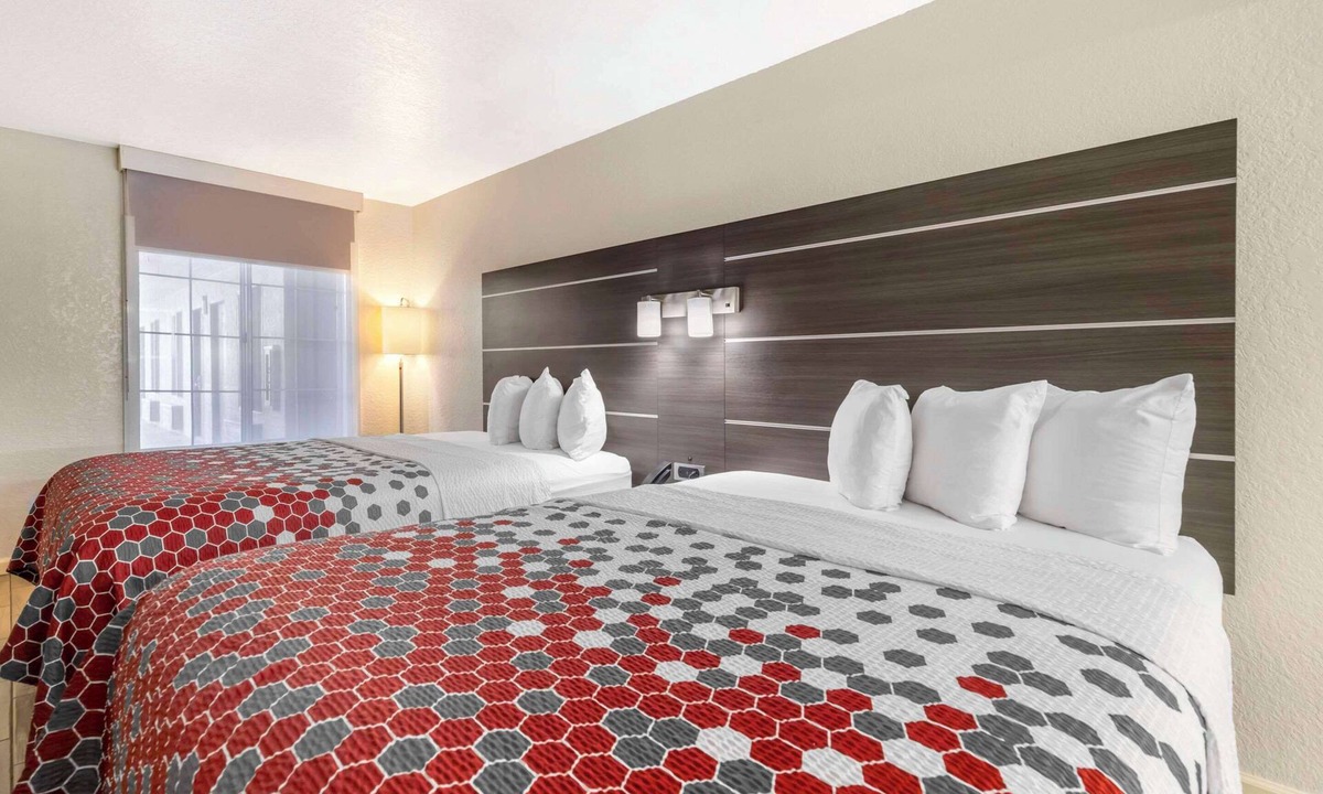 Southside Hotel | Econo Lodge Inn & Suites Near Lackland AFB