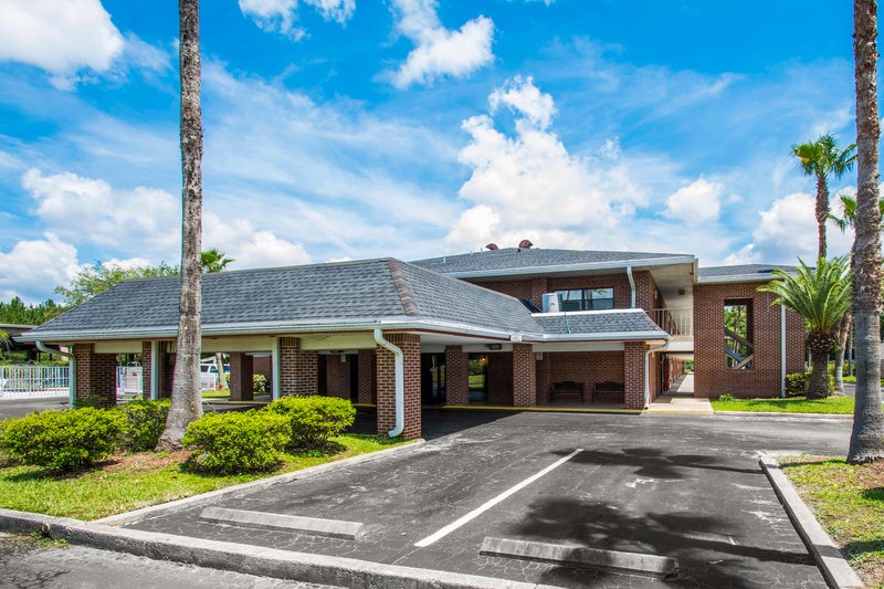 Northside Hotel | Econo Lodge Jacksonville