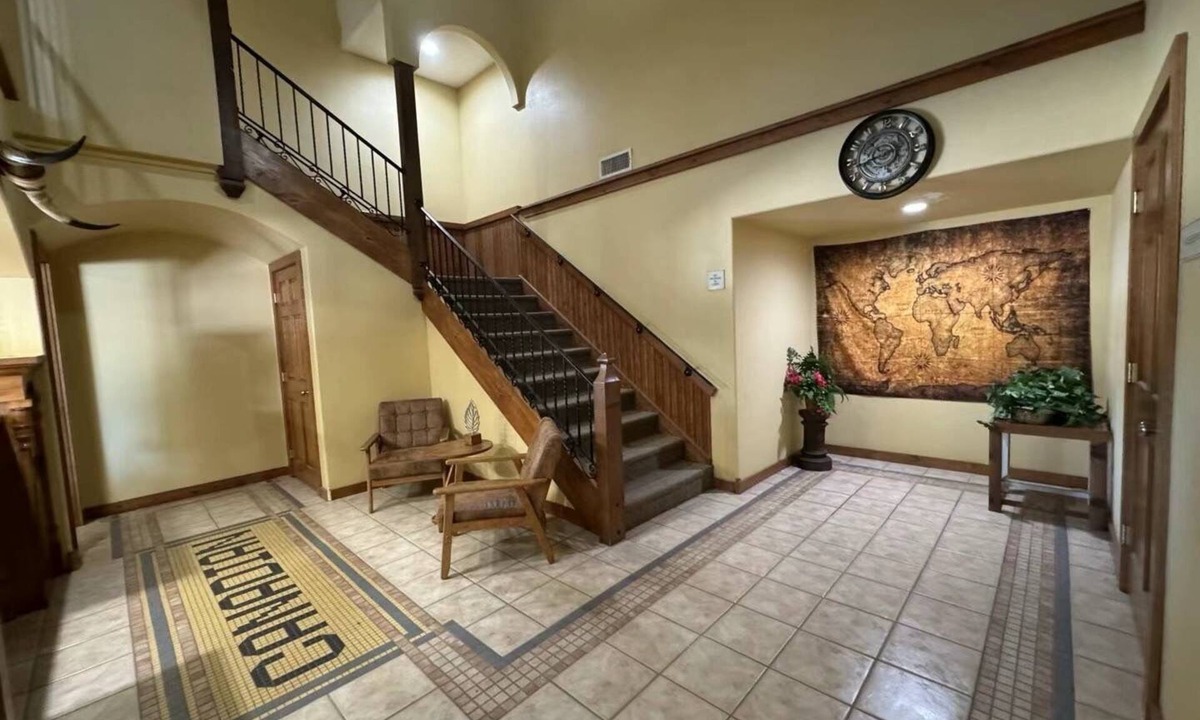 Clear Creek Hotel | Econo Lodge