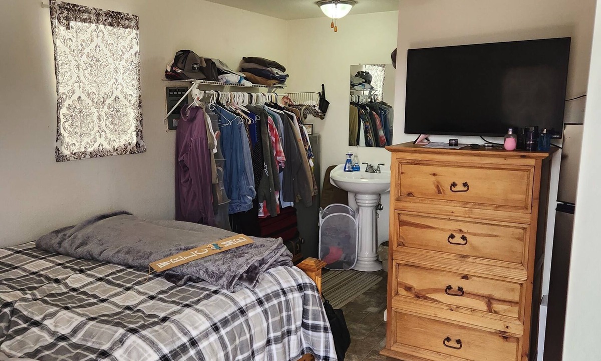 Big Spring Cabin | Efficient 1 bed/1 bath cabin in the Permian Basin