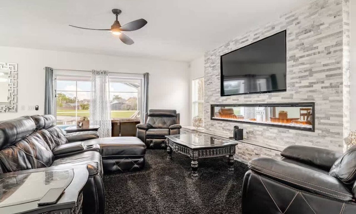 Crescent Lakes House | Elegant 4BR Luxury Home - Private Pool Disney