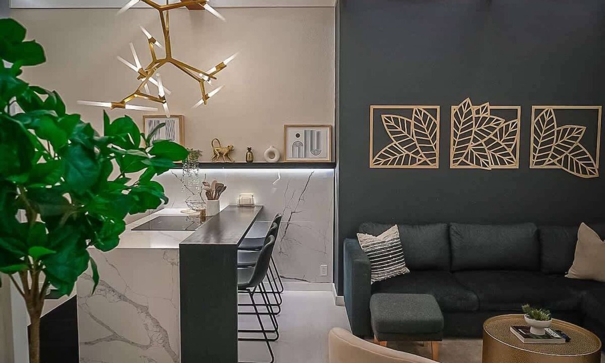 Victoria Park House | Elegant & Chic Condo Prime Location Run by Owners