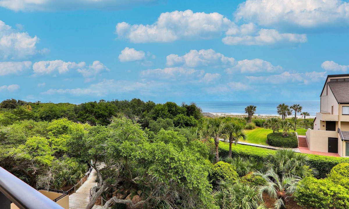Fernandina Beach Condo | Elegant ocean-view townhome with beach access & pool - perfect location