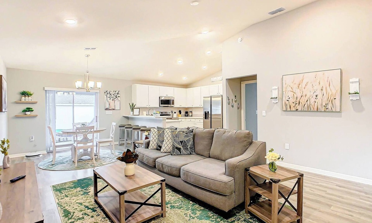 Auburndale House | Encanto At Auburndale