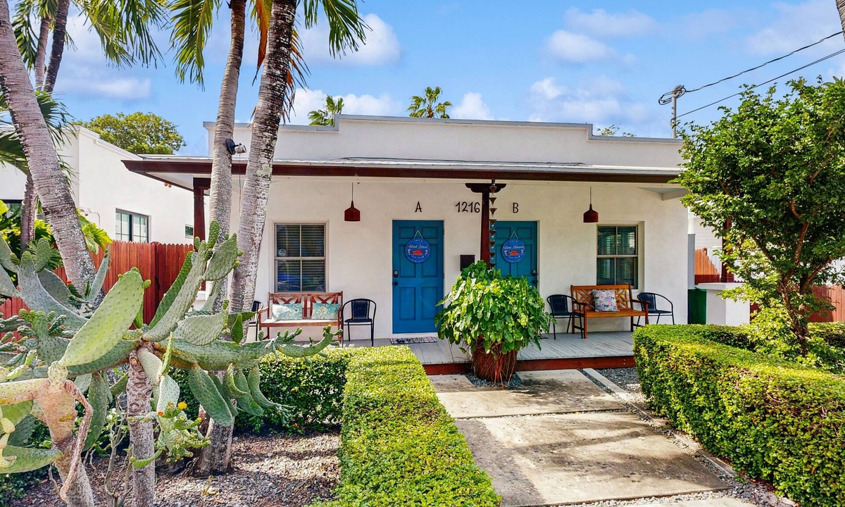 Old Town House | Enchanting Duplex with Private Pool, Central AC, WiFi, and Private Washer/Dryer