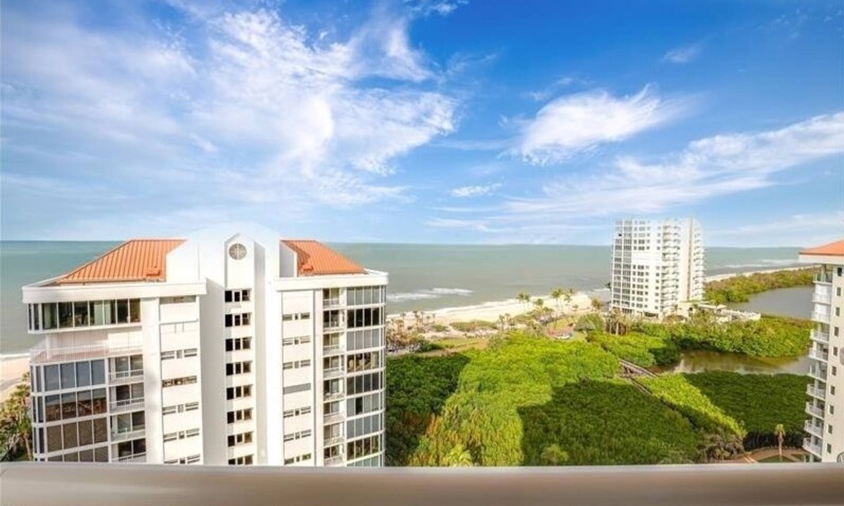 Park Shore Condo | Enjoy life in this 3 bedroom beachfront condo-CL1201