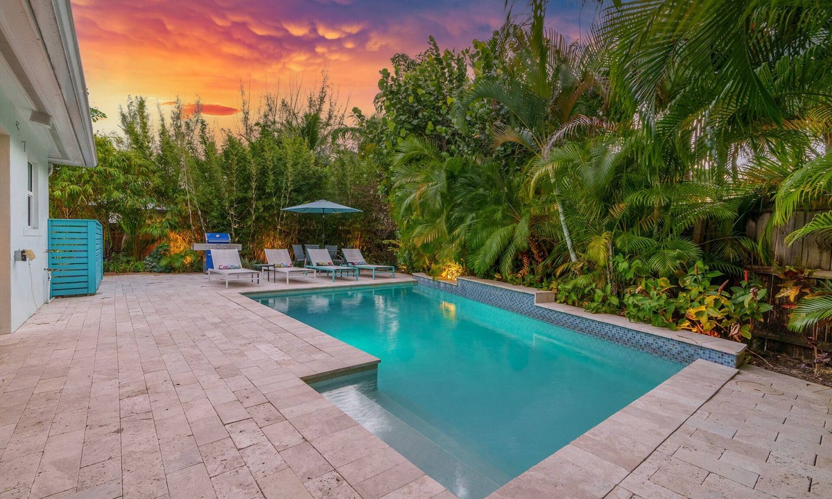 Wilton Manors House | Escape to Paradise: Experience Luxury and Serenity - 3/2 Heated Pool Home