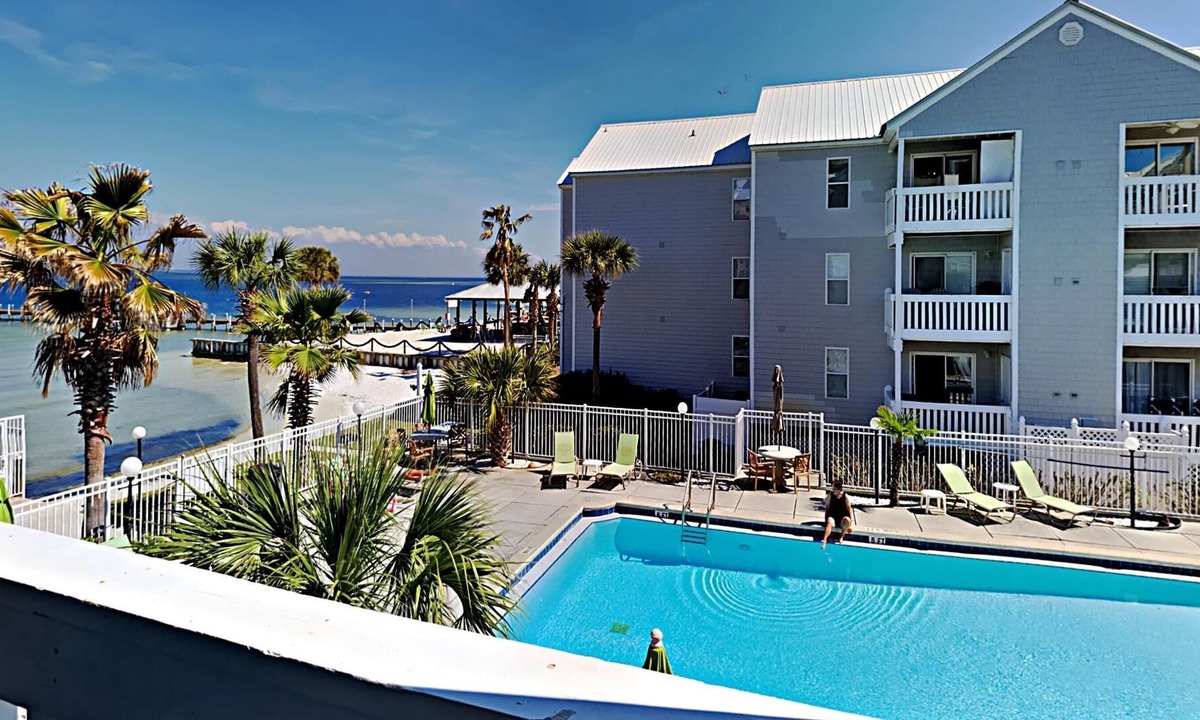 Fort Walton Beach Condo | Excellent Ft. Walton Beach Location + Pool & Beach Access!