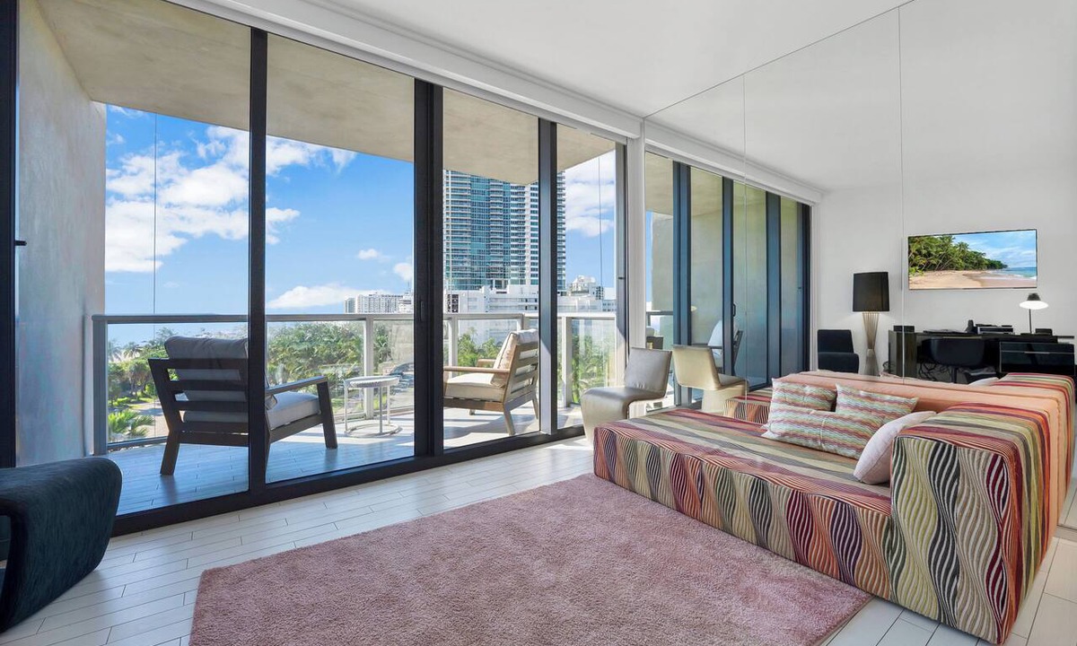 City Center Condo | Exclusive Oceanfront Studio at W Hotel – Indulge in Miami's Luxury