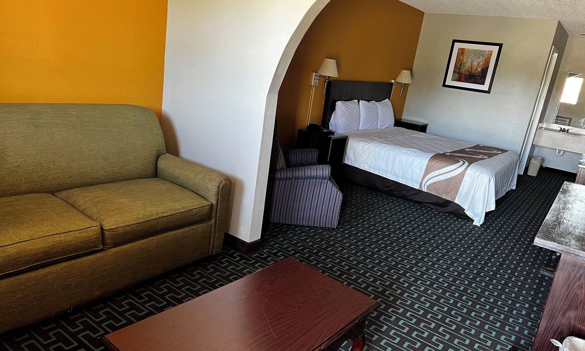 Trion Hotel | Express Inn & Suites