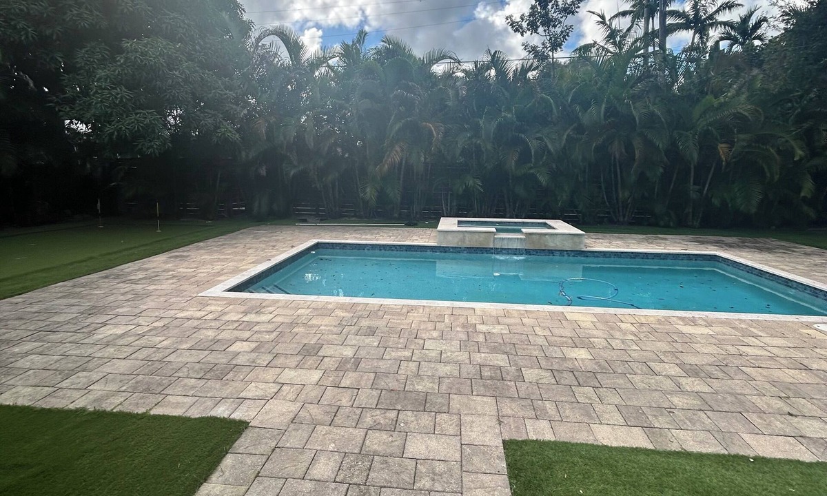 Miami Shores Villa | Exquisite 3-bedroom villa With Pool/Jacuzzi Miami Shores