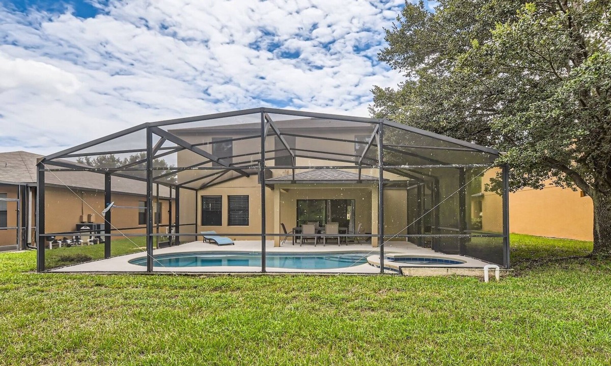 Cypress Pointe Villa | Exquisite 6 Bed Private Pool Villa With a Game Room in Cypress Pointe