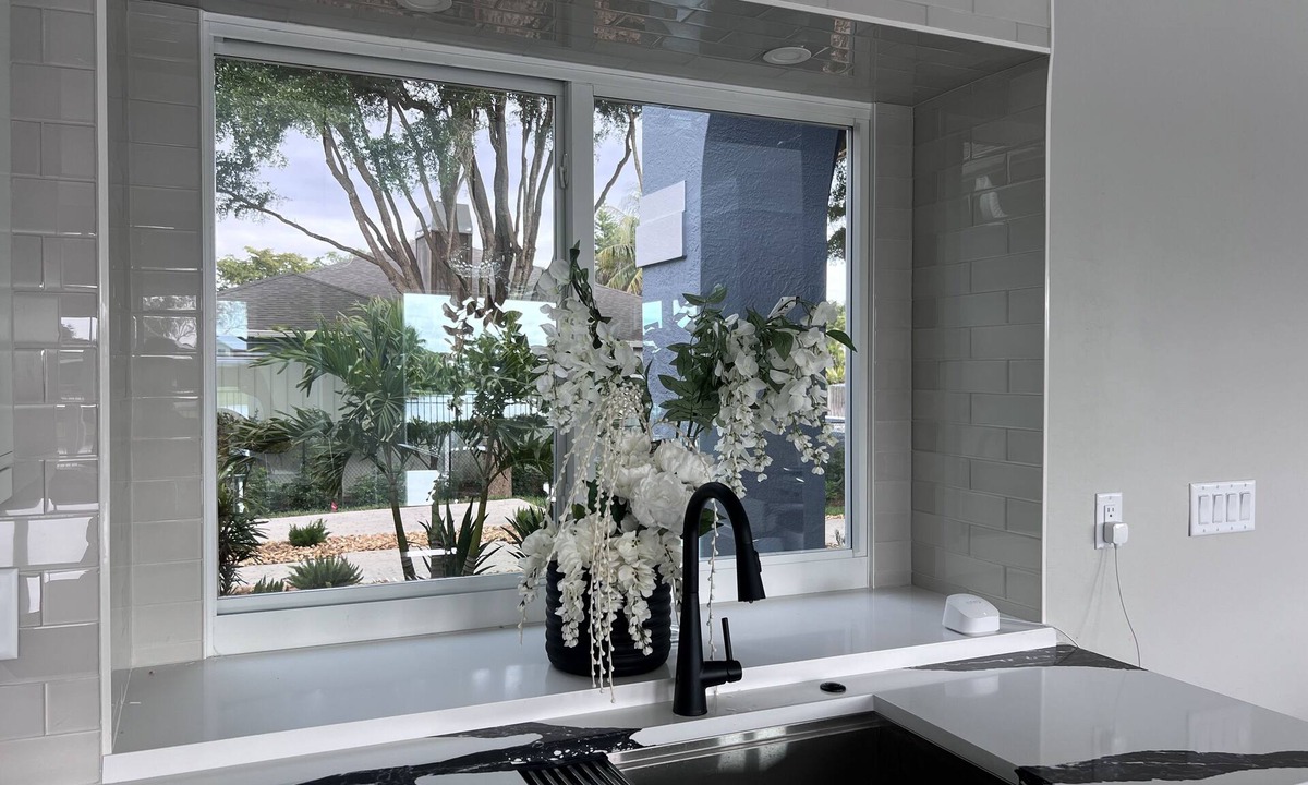 Palm River Estates House | Fall In Naples - Game Room Pvt Pool Hot Tub Impeccable Decor 3 Bedroom Home