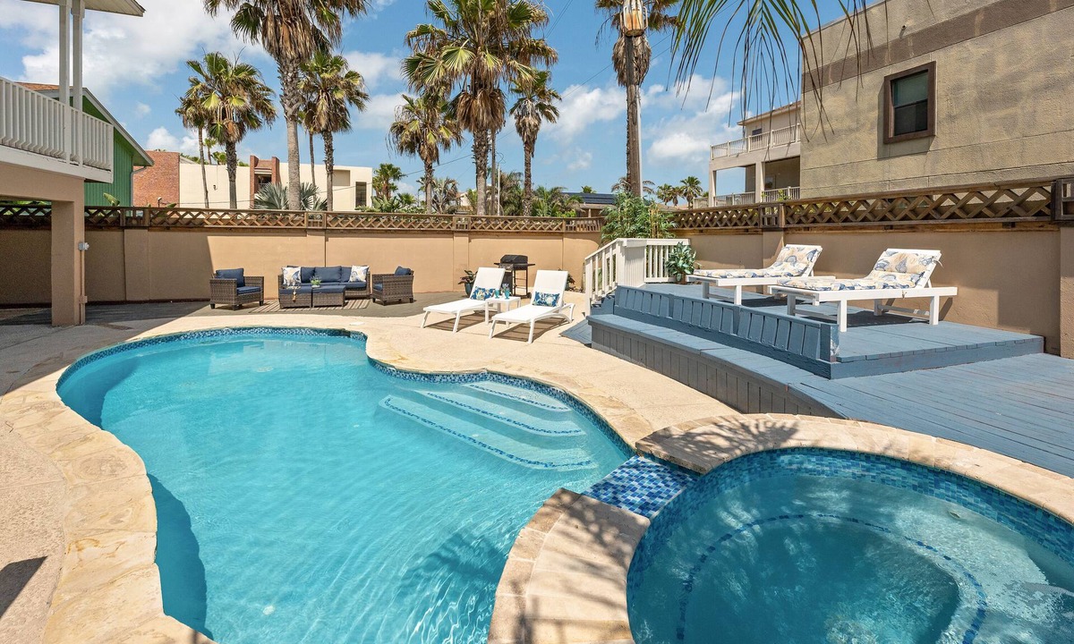 South Padre Island House | Family Beach House 4BR with Heated Pool and Spa. Only 200 steps to the sand!